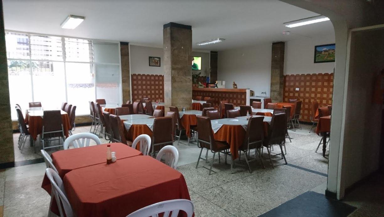 Hotel Imperial Pamplona Bagian luar foto