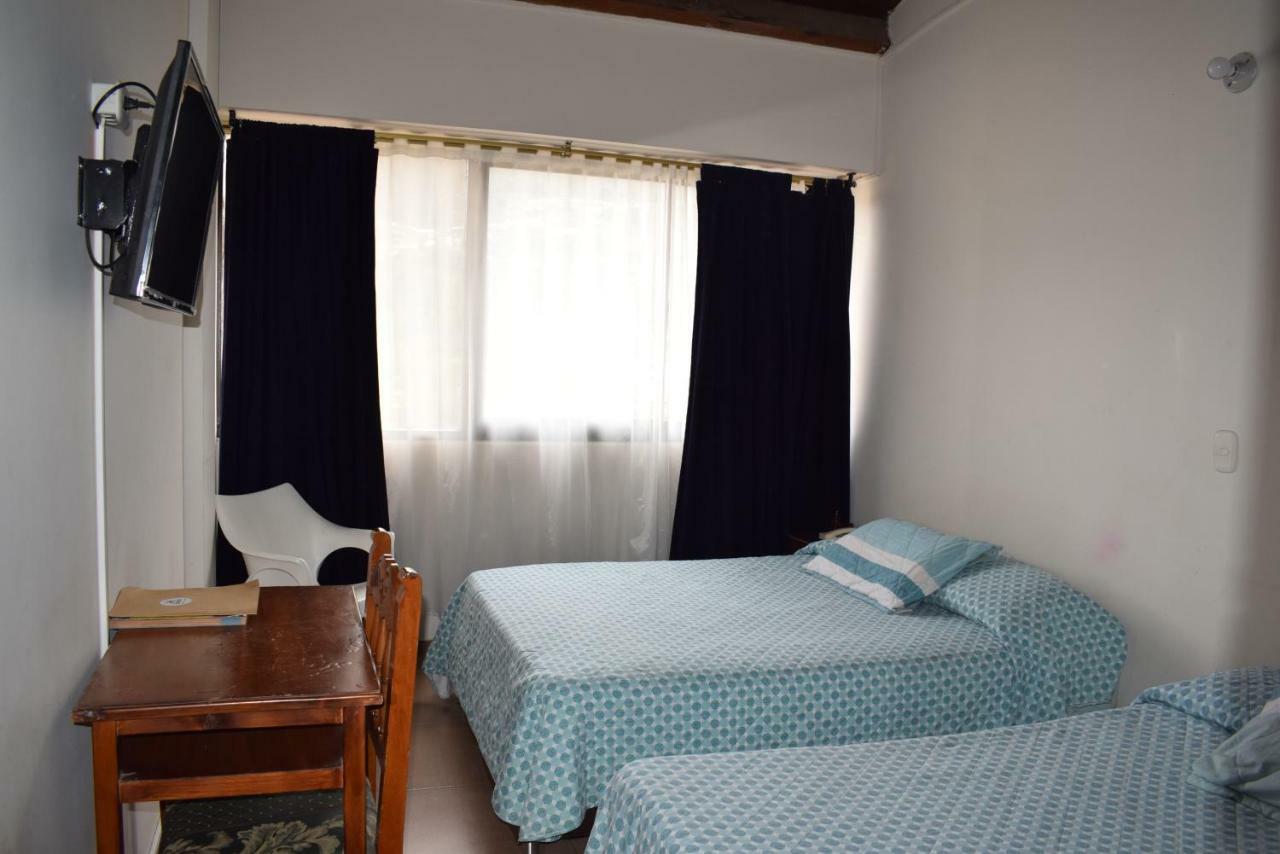 Hotel Imperial Pamplona Bagian luar foto