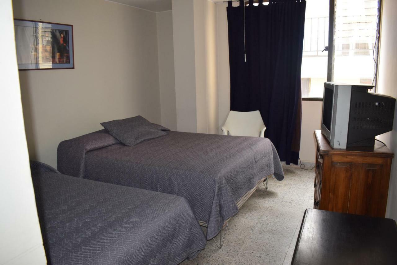 Hotel Imperial Pamplona Bagian luar foto